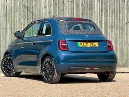 Fiat 500e C 42kWh La Prima Auto 2dr at 11th