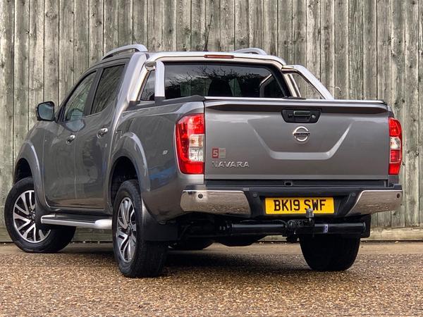 Nissan Navara 2.3 dCi Tekna Auto 4WD Euro 6 4dr