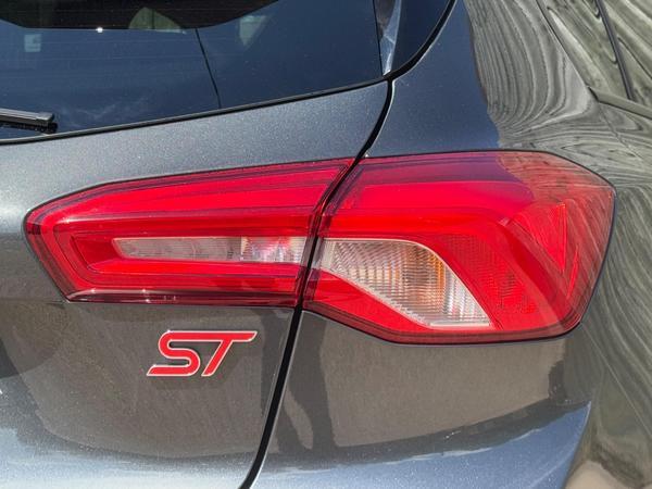 Ford Focus 2.3T EcoBoost ST Euro 6 (s/s) 5dr
