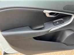 Volvo V40 2.0 D3 R-Design Nav Plus Auto Euro 6 (s/s) 5dr at 32th