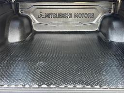 Mitsubishi L200 2.4 DI-D DC Barbarian Black 4WD Euro 6 4dr (Roll Top) at 52th