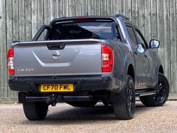 Nissan Navara 2.3 dCi N-Guard Auto 4WD Euro 6 4dr at 19th