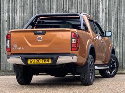 Nissan Navara 2.3 dCi Tekna 4WD Euro 6 (s/s) 4dr at 16th