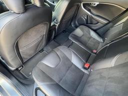 Volvo V40 1.5 T3 GPF R-Design Nav Plus Auto Euro 6 (s/s) 5dr at 8th