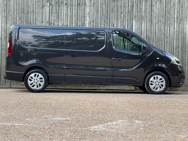 Renault Trafic 2.0 dCi ENERGY 30 Sport LWB Standard Roof Euro 6 (s/s) 5dr