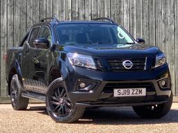 Nissan Navara 2.3 dCi N-Guard Auto 4WD Euro 6 4dr at 0th