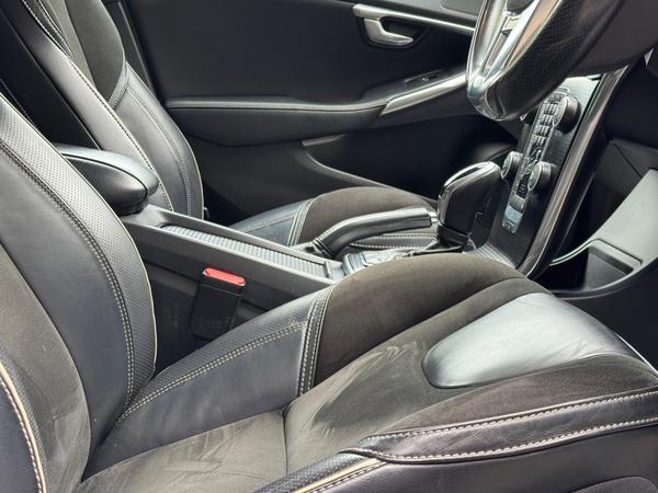 Volvo V40 2.0 D3 R-Design Nav Plus Auto Euro 6 (s/s) 5dr