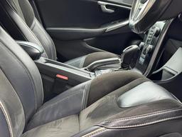 Volvo V40 2.0 D3 R-Design Nav Plus Auto Euro 6 (s/s) 5dr at 42th