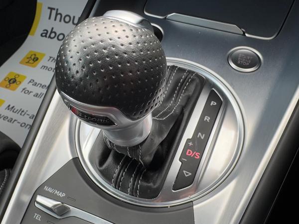 Audi TT 2.0 TFSI 40 S line S Tronic Euro 6 (s/s) 3dr