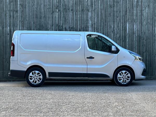 Renault Trafic 2.0 dCi ENERGY 28 Sport SWB Standard Roof Euro 6 (s/s) 5dr