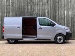 Peugeot Expert 1.5 BlueHDi 1000 Professional Premium Standard Panel Van MWB Euro 6 (s/s) 6dr at 41th