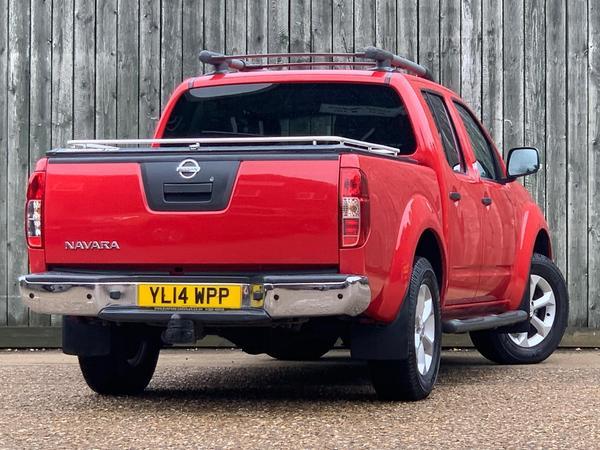 Nissan Navara 2.5 dCi Tekna Auto 4WD Euro 5 4dr