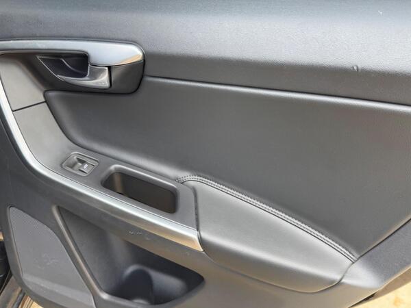 Volvo XC60 2.0 D4 SE Nav Euro 6 (s/s) 5dr