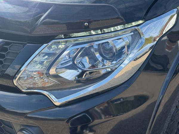 Mitsubishi L200 2.4 DI-D DC Barbarian Black 4WD Euro 6 4dr (Roll Top)