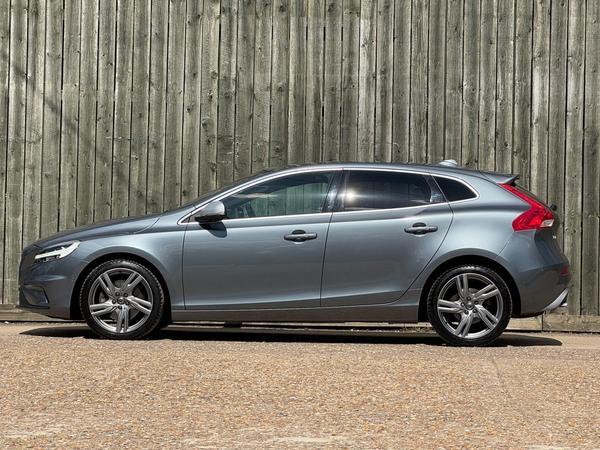 Volvo V40 1.5 T3 GPF R-Design Nav Plus Auto Euro 6 (s/s) 5dr