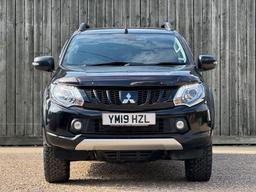Mitsubishi L200 2.4 DI-D DC Barbarian Black 4WD Euro 6 4dr (Roll Top) at 4th