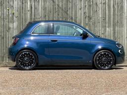 Fiat 500e C 42kWh La Prima Auto 2dr at 28th
