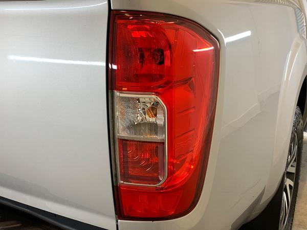 Nissan Navara 2.3 dCi Tekna 4WD Euro 6 (s/s) 4dr