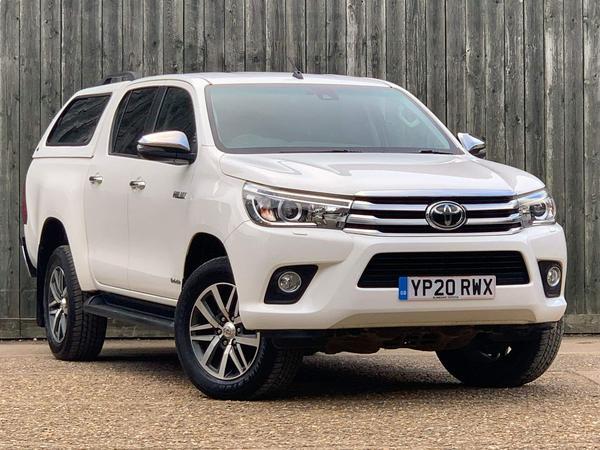 Toyota Hilux 2.4 D-4D Invincible 4WD Euro 6 (s/s) 4dr (TSS)