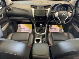 Nissan Navara 2.3 dCi N-Guard 4WD Euro 6 (s/s) 4dr at 8th