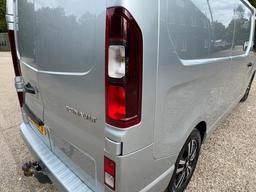Renault Trafic 2.0 dCi Blue 30 Extra Sport LWB Euro 6 (s/s) 5dr at 44th