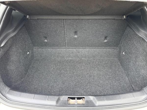 Volvo V40 2.0 D3 R-Design Nav Plus Auto Euro 6 (s/s) 5dr