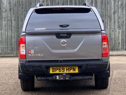 Nissan Navara 2.3 dCi N-Guard Auto 4WD Euro 6 4dr at 12th