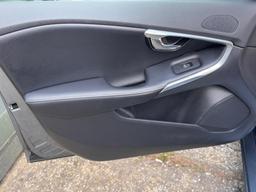 Volvo V40 1.5 T3 GPF R-Design Nav Plus Auto Euro 6 (s/s) 5dr at 36th