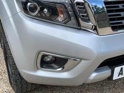 Nissan Navara 2.3 dCi Tekna 4WD Euro 6 (s/s) 4dr at 21th