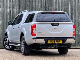 Nissan Navara 2.3 dCi Tekna 4WD Euro 5 4dr at 5th