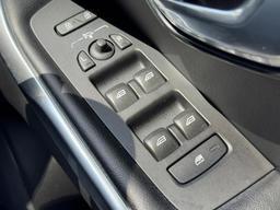 Volvo V40 1.5 T3 GPF R-Design Nav Plus Auto Euro 6 (s/s) 5dr at 27th