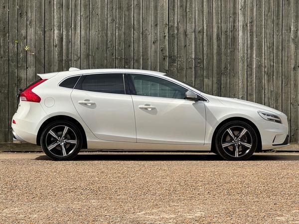 Volvo V40 2.0 D3 R-Design Nav Plus Auto Euro 6 (s/s) 5dr