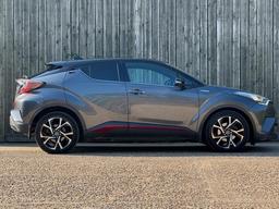 Toyota C-HR 1.8 VVT-h Dynamic CVT Euro 6 (s/s) 5dr at 20th