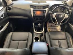 Nissan Navara 2.3 dCi Tekna 4WD Euro 5 4dr at 4th