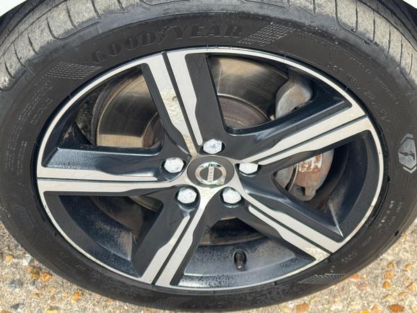 Volvo V40 2.0 D3 R-Design Nav Plus Auto Euro 6 (s/s) 5dr