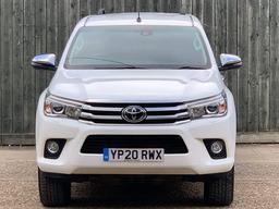 Toyota Hilux 2.4 D-4D Invincible 4WD Euro 6 (s/s) 4dr (TSS) at 5th