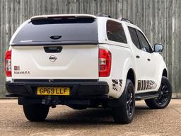 Nissan Navara 2.3 dCi N-Guard Auto 4WD Euro 6 4dr at 14th