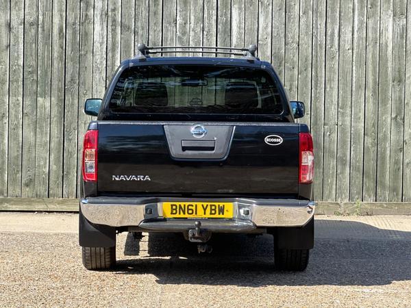 Nissan Navara 2.5 dCi Tekna 4WD Euro 4 4dr