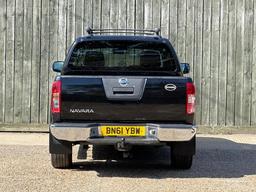 Nissan Navara 2.5 dCi Tekna 4WD Euro 4 4dr at 15th