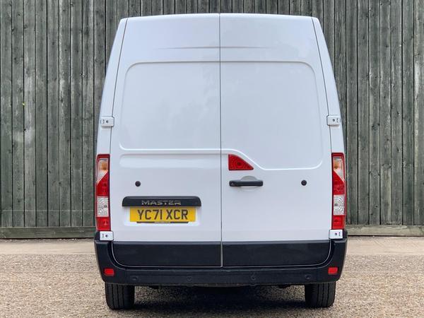 Renault Master 2.3 dCi 35 Business+ FWD LWB Medium Roof Euro 6 4dr