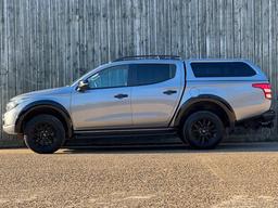 Mitsubishi L200 2.4 DI-D DC Barbarian Black Auto 4WD Euro 6 4dr (Roll Top) at 9th