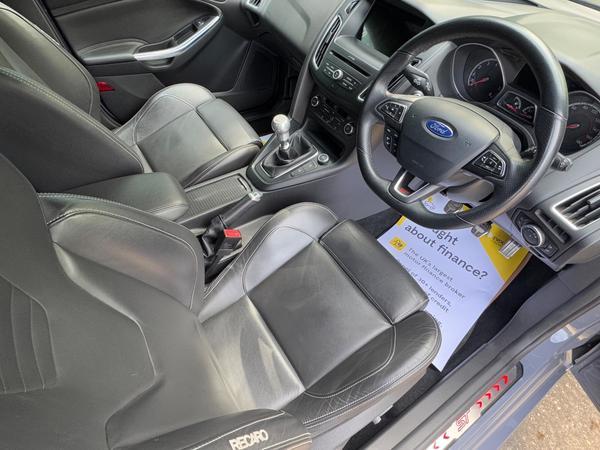 Ford Focus 2.0T EcoBoost ST-3 Euro 6 (s/s) 5dr