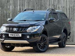 Mitsubishi L200 2.4 DI-D DC Barbarian Black 4WD Euro 6 4dr (Roll Top) at 8th