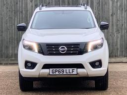 Nissan Navara 2.3 dCi N-Guard Auto 4WD Euro 6 4dr at 7th