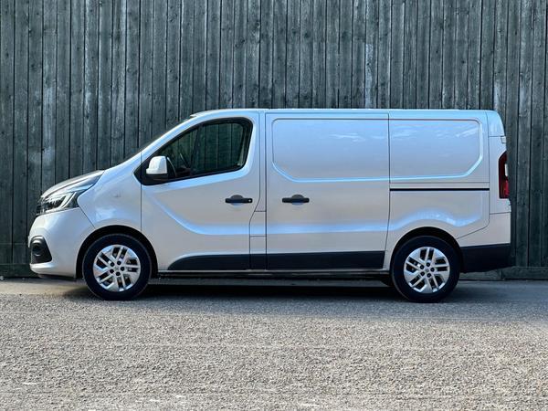 Renault Trafic 2.0 dCi ENERGY 28 Sport SWB Standard Roof Euro 6 (s/s) 5dr